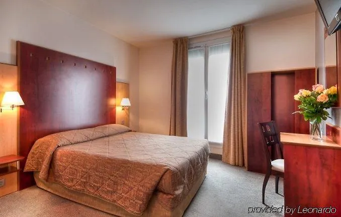 ***  Hotel 10 Opera By Happyculture Париж Франция
